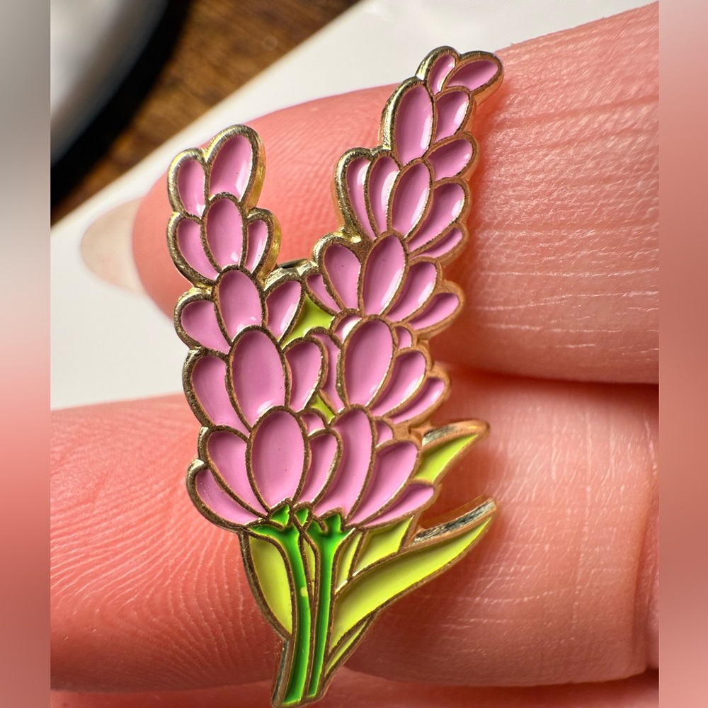 Floral brooch in Pink and Green